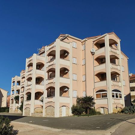 Apartments Coral Novalja Ngoại thất bức ảnh
