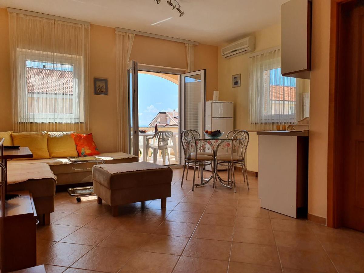 Apartments Coral Novalja Ngoại thất bức ảnh