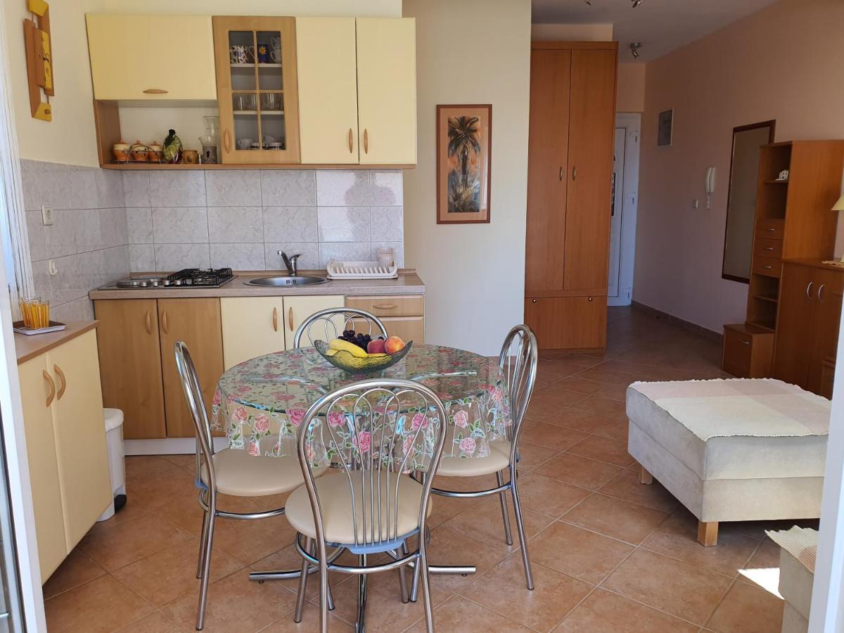 Apartments Coral Novalja Ngoại thất bức ảnh