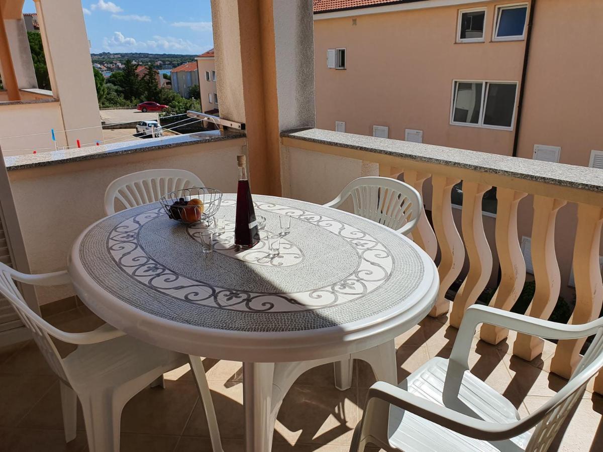 Apartments Coral Novalja Ngoại thất bức ảnh